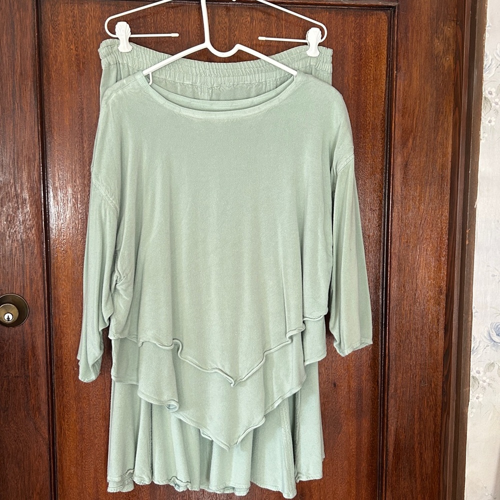 Flare Skirt and matching top with the Raglan sleeves